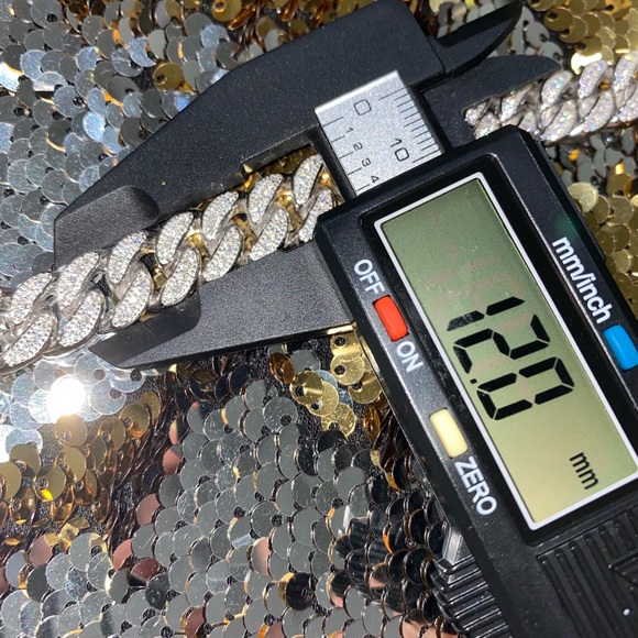 VVS GRA certified 3 ct Moissanite Diamond Cuban Link Bracelet, PASS DIAMOND TEST - Picture 3 of 4